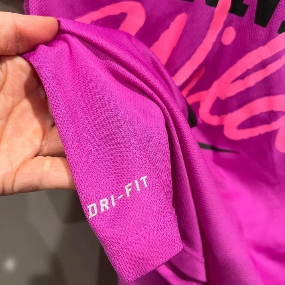 Nike Women's Running Wild Dri-Fit T-Shirt Size Small Fuchsia Pink